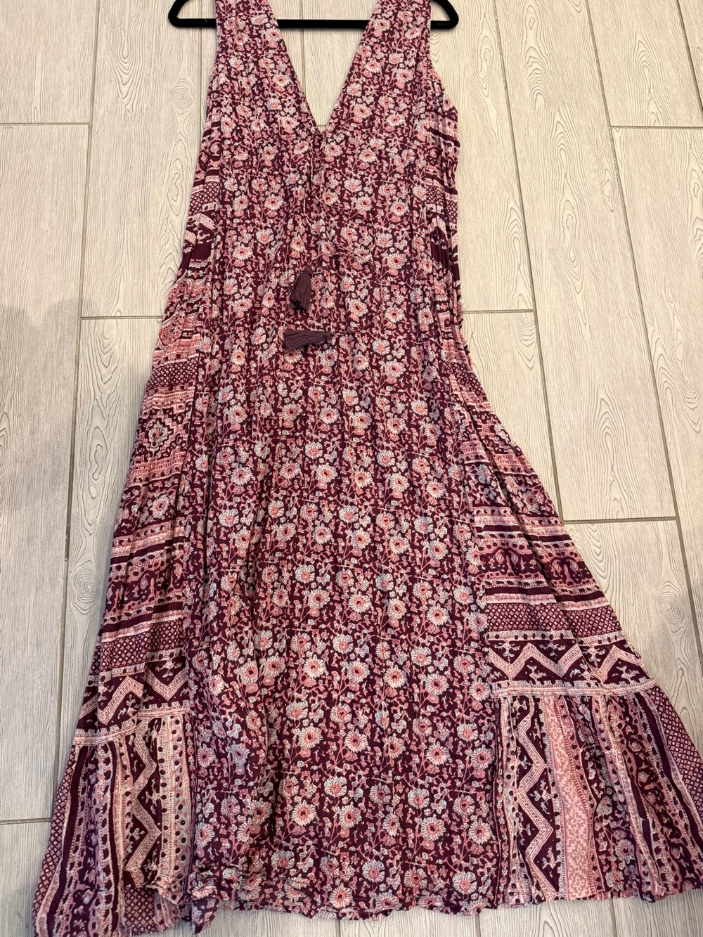 NL Sleeveless Burgundy and cream Maxi Dress